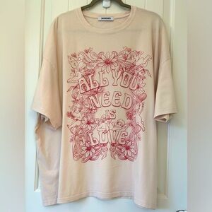 NWOT DAY DREAMER T- SHIRT ONE SIZE